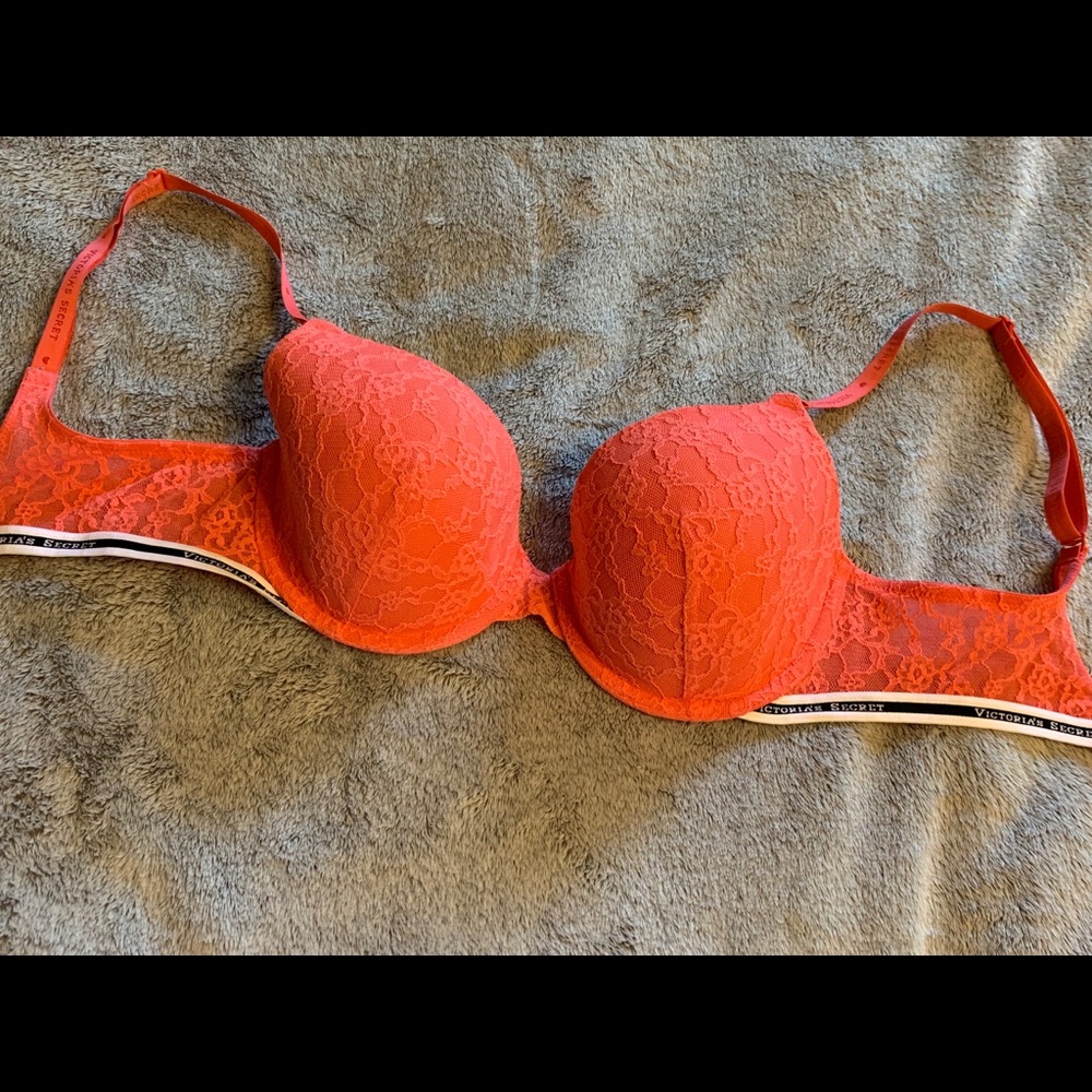 Victoria’s Secret Lined Perfect Coverage Bra